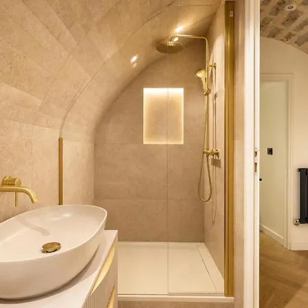 Elegant Parisian Triplex In Le Marais, B2 Paris