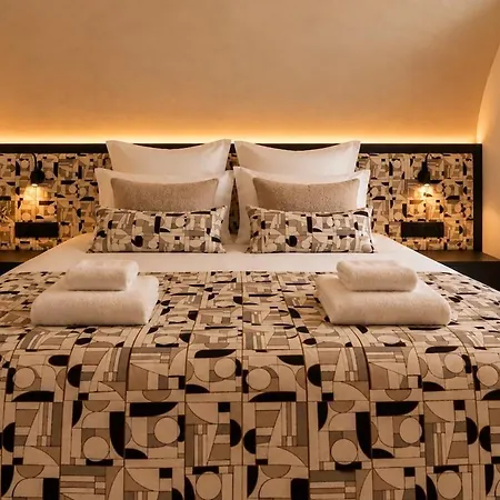 Elegant Parisian Triplex In Le Marais, B2 * Paris